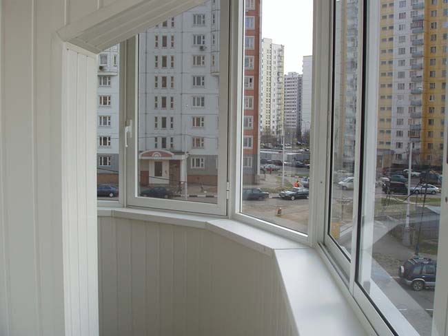 Закругленное радиусное остекление полукруглого балкона и лоджии Наро-Фоминск