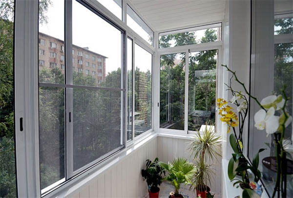 Недорогое остекление балконов и лоджий алюминиевым профилем от производителя окон Наро-Фоминск